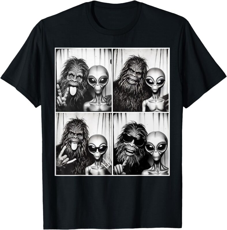 Funny Photobooth Photo Sasquatch UFO Bigfoot And Alien T-Shirt